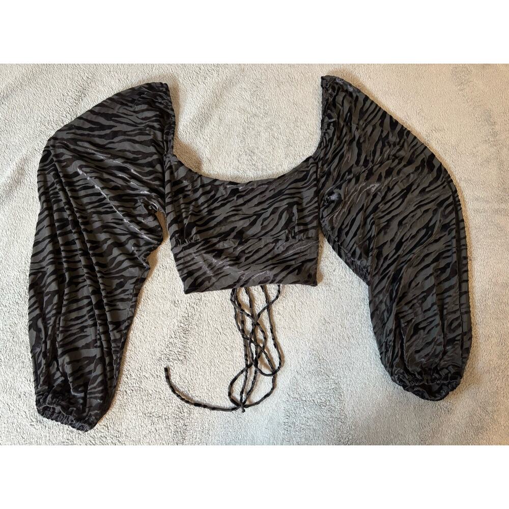Emory Park Crop Top Tie Back Puff Sleeve Animal Print Size L